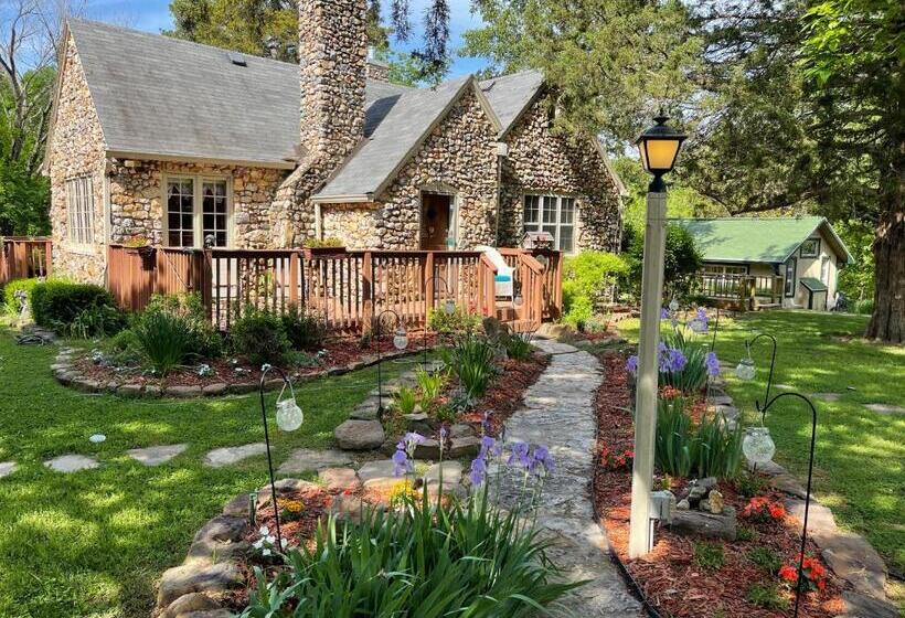 Family Suite, Rock Cottage Gardens B&b