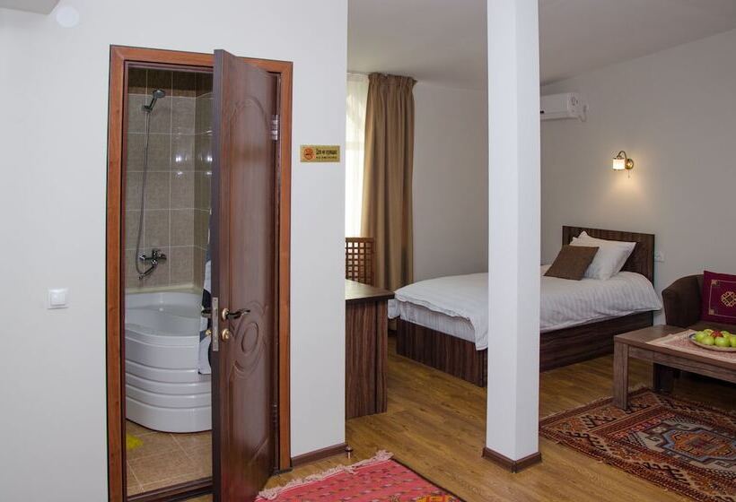 חדר סופריור, Jipek Joli Inn