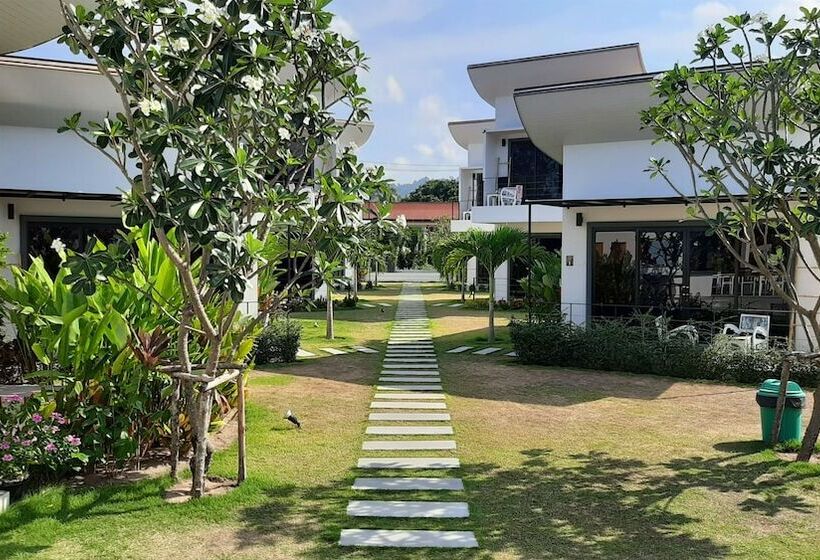 Bungalow Deluxe, La Plage Resort & Beach Club