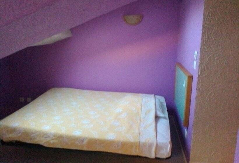 غرفة عائلية, Hôtel Restaurant Les Alizes Loriol Le Pouzin