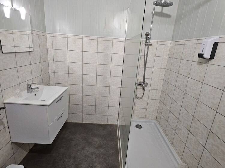 غرفة عائلية, Hôtel Restaurant Les Alizes Loriol Le Pouzin