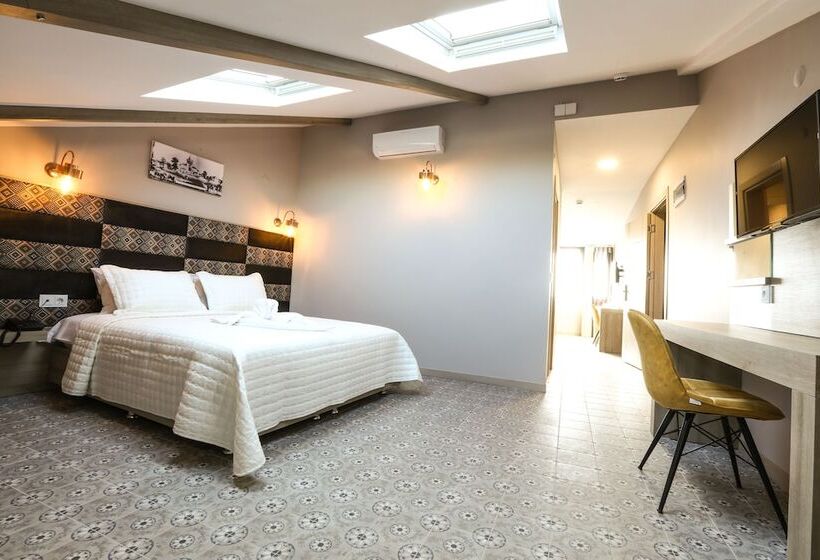 标准间, Acr Palas