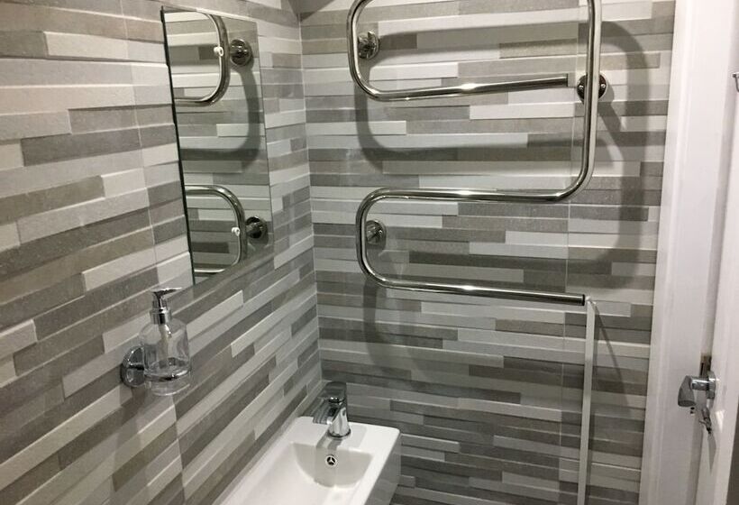 غرفة عائلية, Brownlows Inn