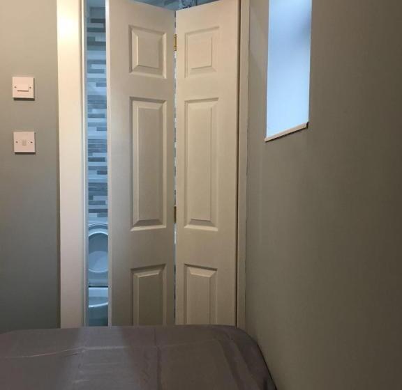 غرفة قياسية فردية, Brownlows Inn