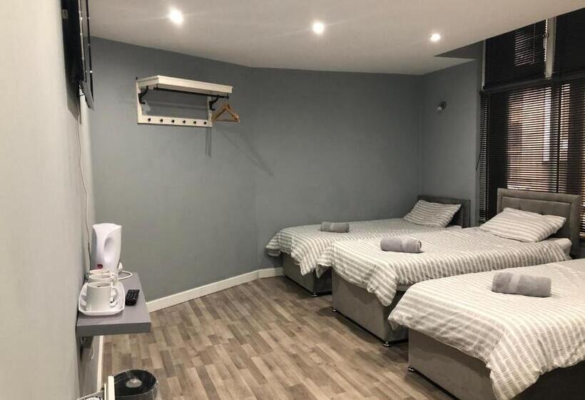 غرفة قياسية ثلاثية, Brownlows Inn