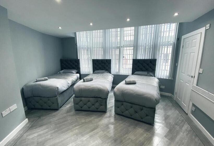 غرفة إدارية ثلاثية, Brownlows Inn