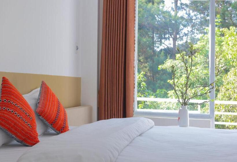 اتاق لوکس با بالکن, Cong Fu