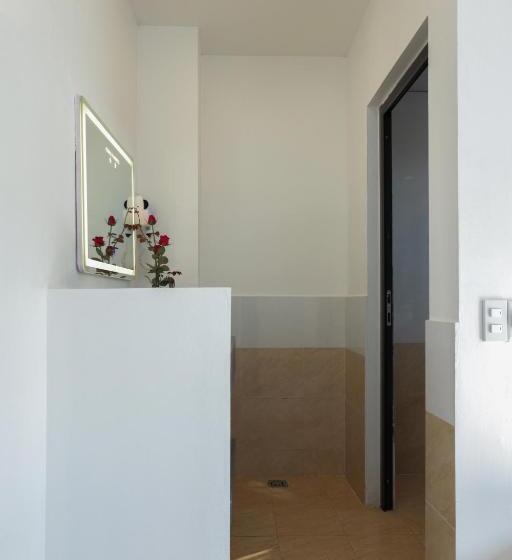 اتاق استاندارد سه تخته با چشمانداز, Cong Fu