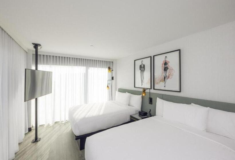 带2个双人床的标准工作室, The Godfrey Hotel Hollywood