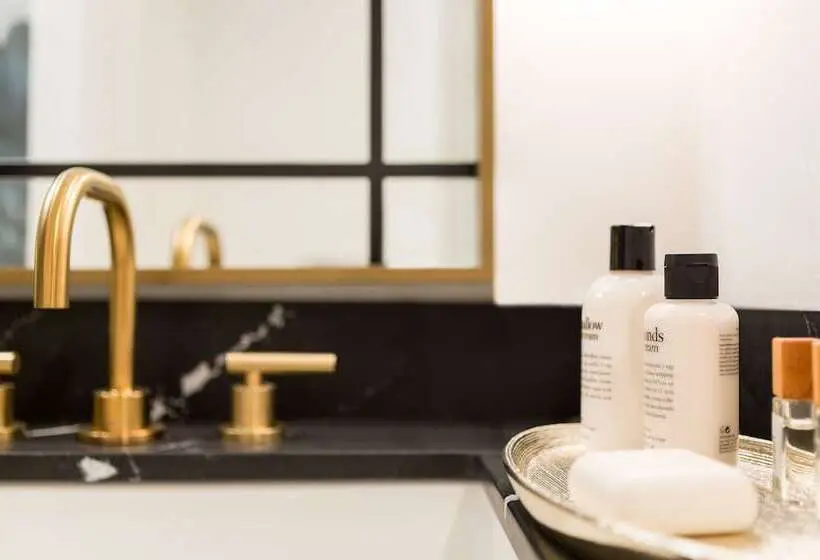 اتاق استاندارد با 2 تخت دوبل, The Godfrey Hotel Hollywood