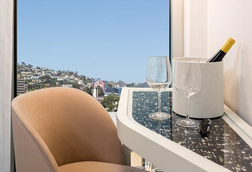 غرفه قياسيه سريرين مزدوجين, The Godfrey Hotel Hollywood