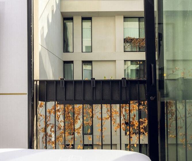 غرفه قياسيه سريرين مزدوجين, The Godfrey Hotel Hollywood