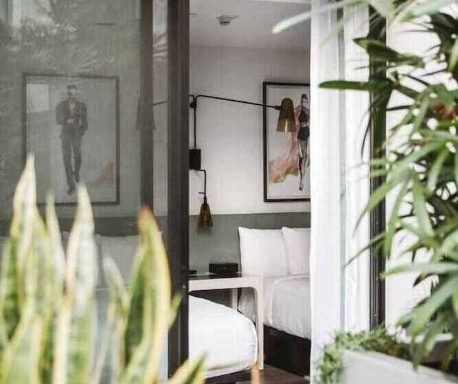 غرفه قياسيه سريرين مزدوجين, The Godfrey Hotel Hollywood