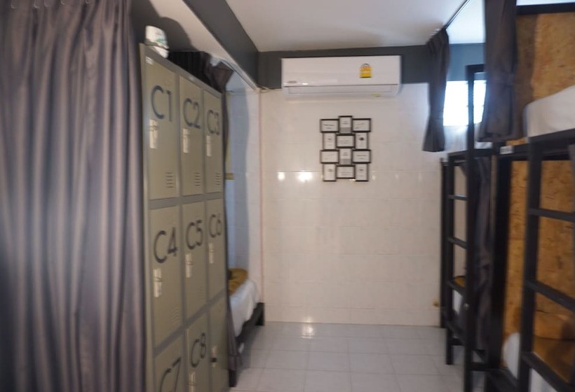 Кровать в Общей Комнате, Near Beach Hostel   Adults Only