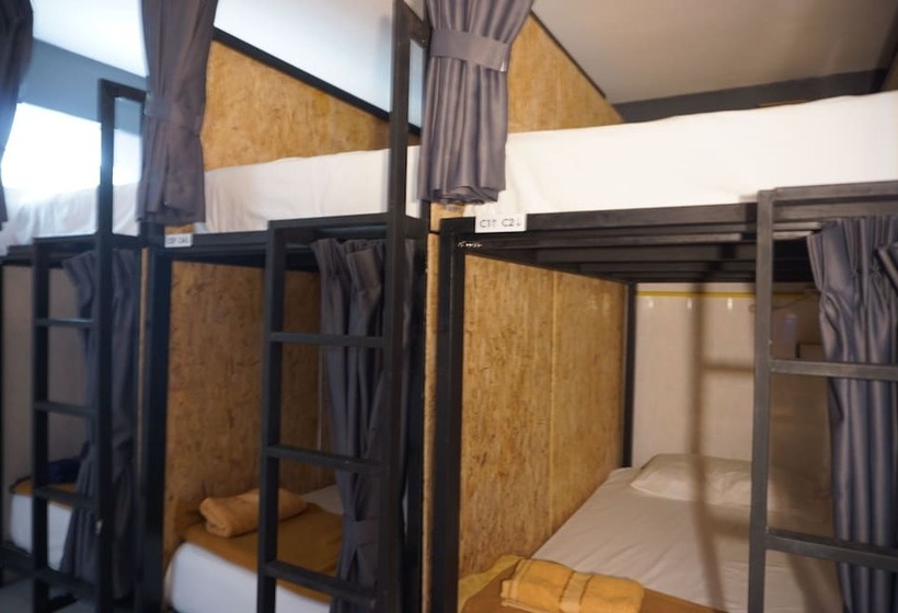 Кровать в Общей Комнате, Near Beach Hostel   Adults Only