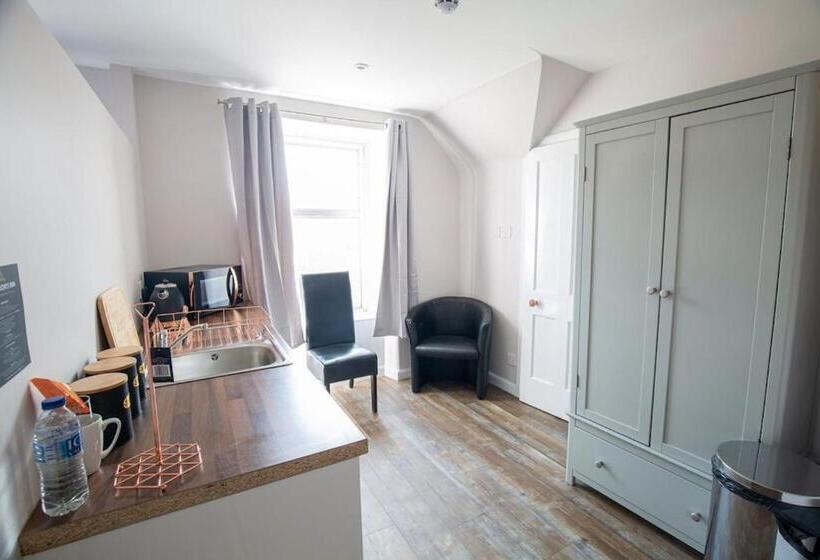 חדר דלוקס, Poseidon S Inn