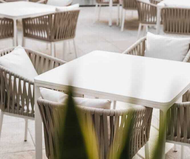 غرفه قياسيه سريرين مزدوجين, The Godfrey Hotel Hollywood