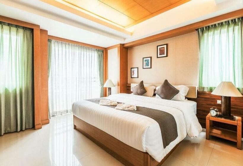 带大床的豪华间, Green Residence Ayutthaya   Sha Certified