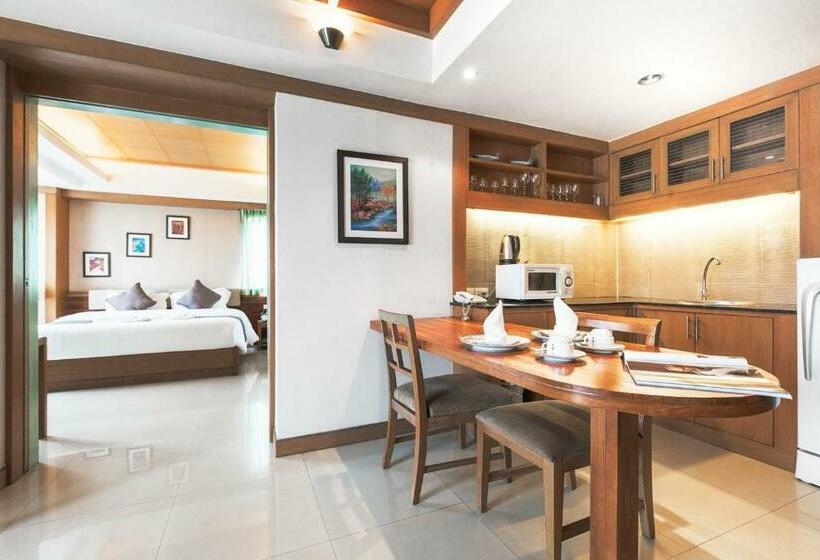 带大床的豪华间, Green Residence Ayutthaya   Sha Certified