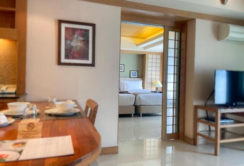 带大床的豪华间, Green Residence Ayutthaya   Sha Certified