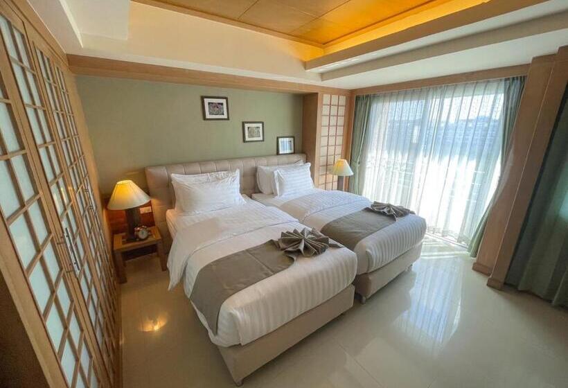 带大床的豪华间, Green Residence Ayutthaya   Sha Certified