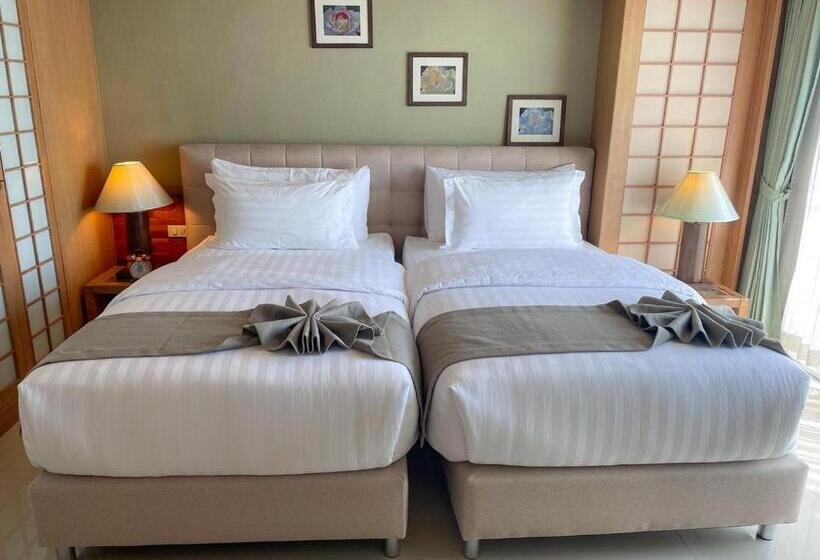 带大床的豪华间, Green Residence Ayutthaya   Sha Certified