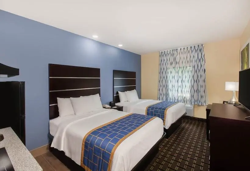 ２ダブルベッドのスタンダードルーム, Days Inn By Wyndham Baton Rouge Airport