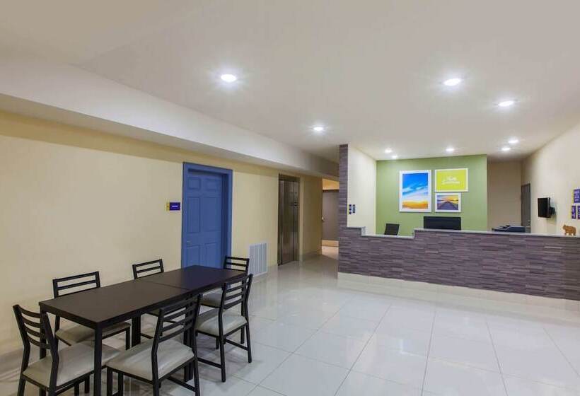 Номер Стандарт 2 Двуспальные Кровати, Days Inn By Wyndham Baton Rouge Airport
