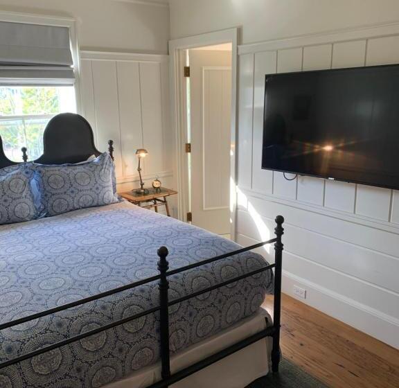 スタンダードルーム, Greydon House