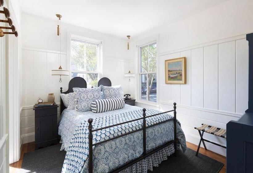 デラックスルーム, Greydon House