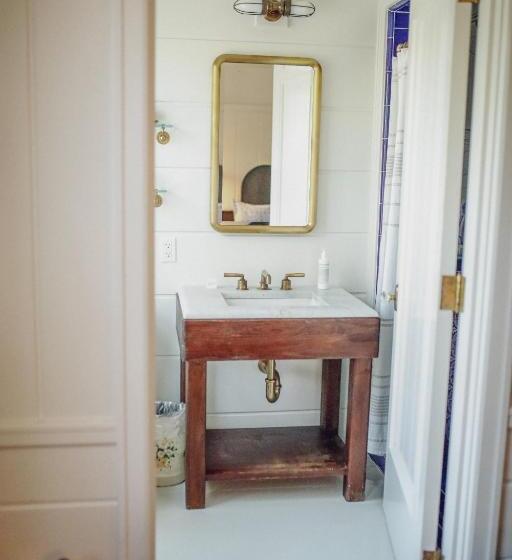 スイート, Greydon House