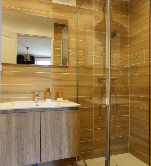 스탠다드 룸, Les Tours De Bombel