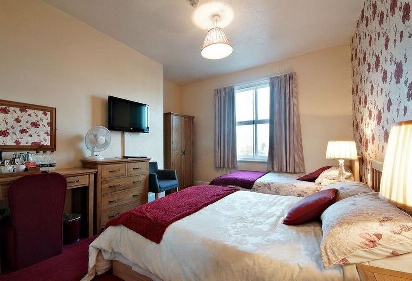 חדר משפחתי, The Apple House