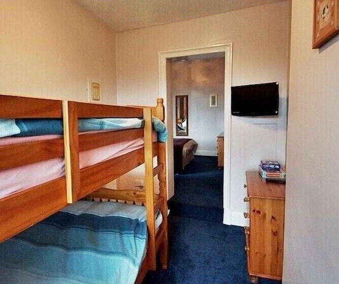 חדר משפחתי, The Apple House