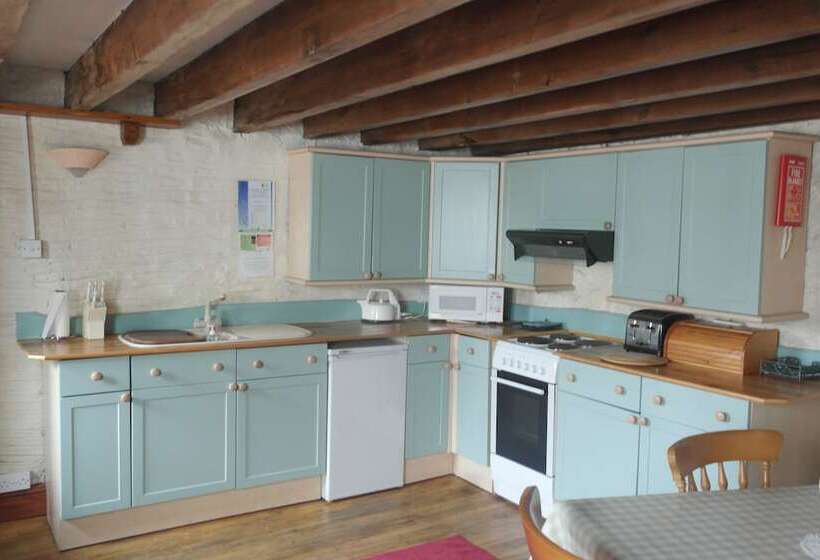 اتاق استاندارد, The Old Barn