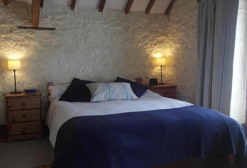 اتاق استاندارد, The Old Barn