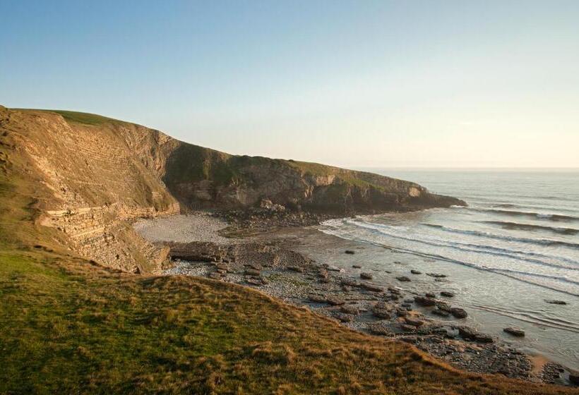 اتاق استاندارد, The Old Barn