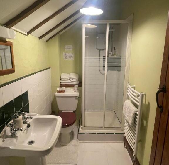 اتاق استاندارد, The Old Barn