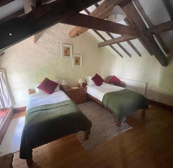 اتاق استاندارد, The Old Barn