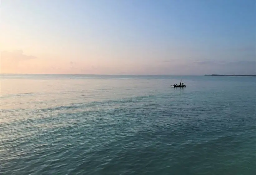 ベーシックトリプルルーム, Seasons Lodge Zanzibar
