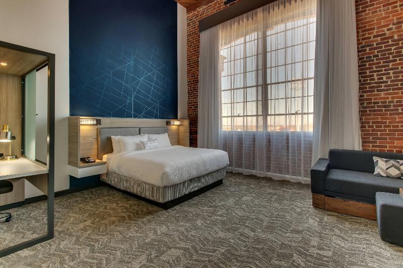 キングサイズベッドのスイートルーム, Springhill Suites By Marriott Montgomery Downtown