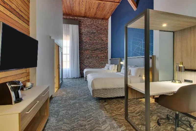 クイーンサイズベッドのスイートルーム, Springhill Suites By Marriott Montgomery Downtown