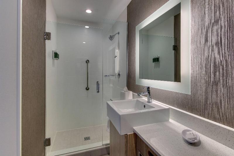 クイーンサイズベッドのスイートルーム, Springhill Suites By Marriott Montgomery Downtown