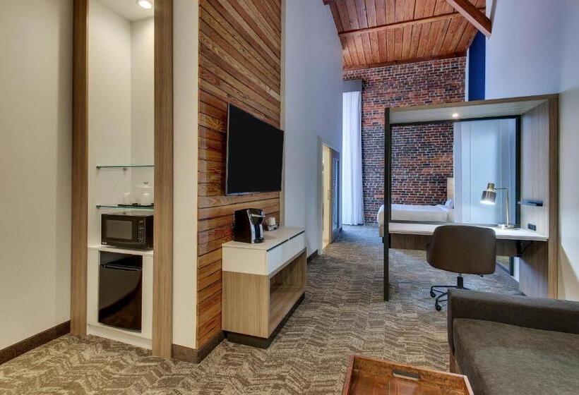 キングサイズベッドのスイートルーム, Springhill Suites By Marriott Montgomery Downtown