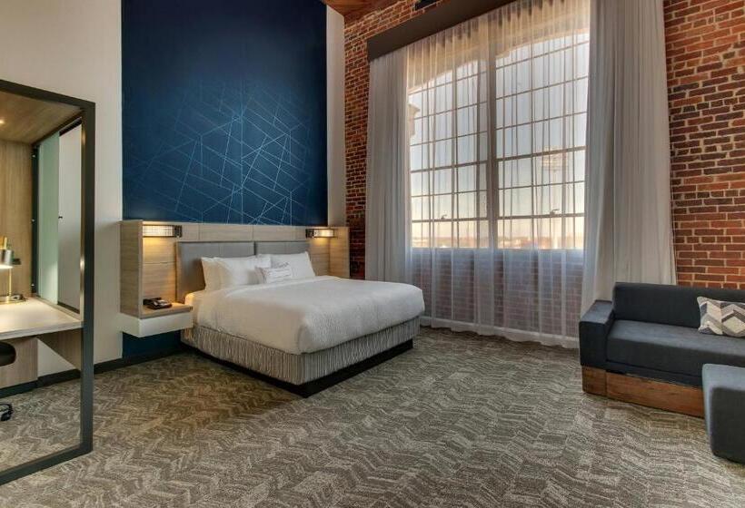 キングサイズベッドのスイートルーム, Springhill Suites By Marriott Montgomery Downtown