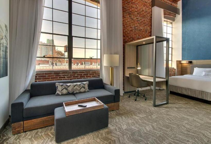 キングサイズベッドのスイートルーム, Springhill Suites By Marriott Montgomery Downtown
