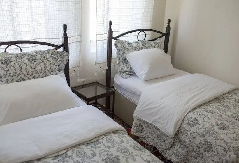 スタンダードルーム, Kamelya Cave Hostel