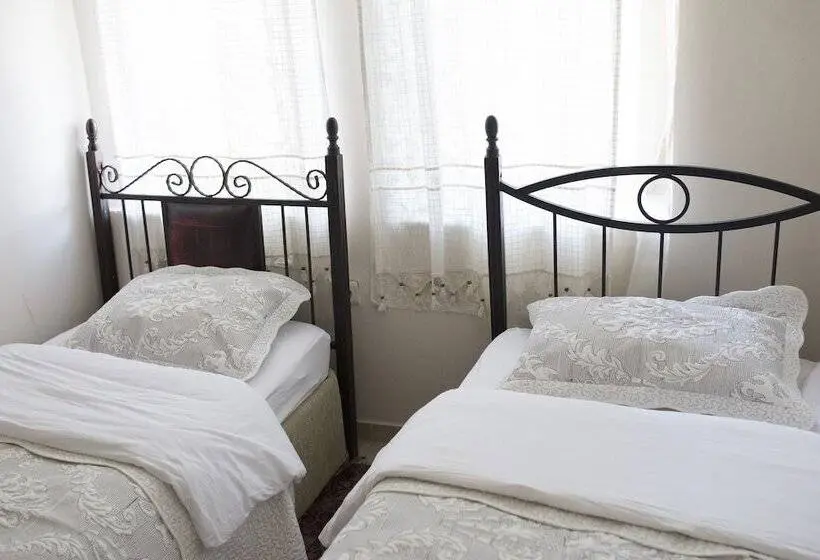 スタンダードトリプルルーム, Kamelya Cave Hostel