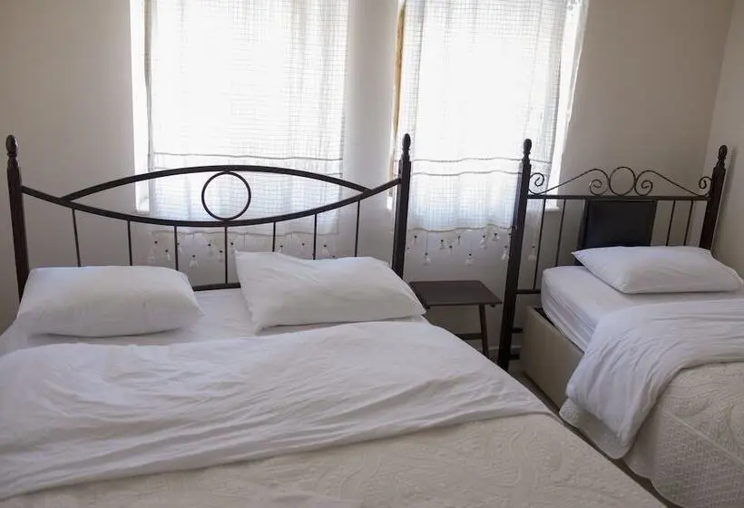 スタンダードトリプルルーム, Kamelya Cave Hostel