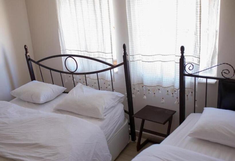스탠다드 트리플 룸, Kamelya Cave Hostel